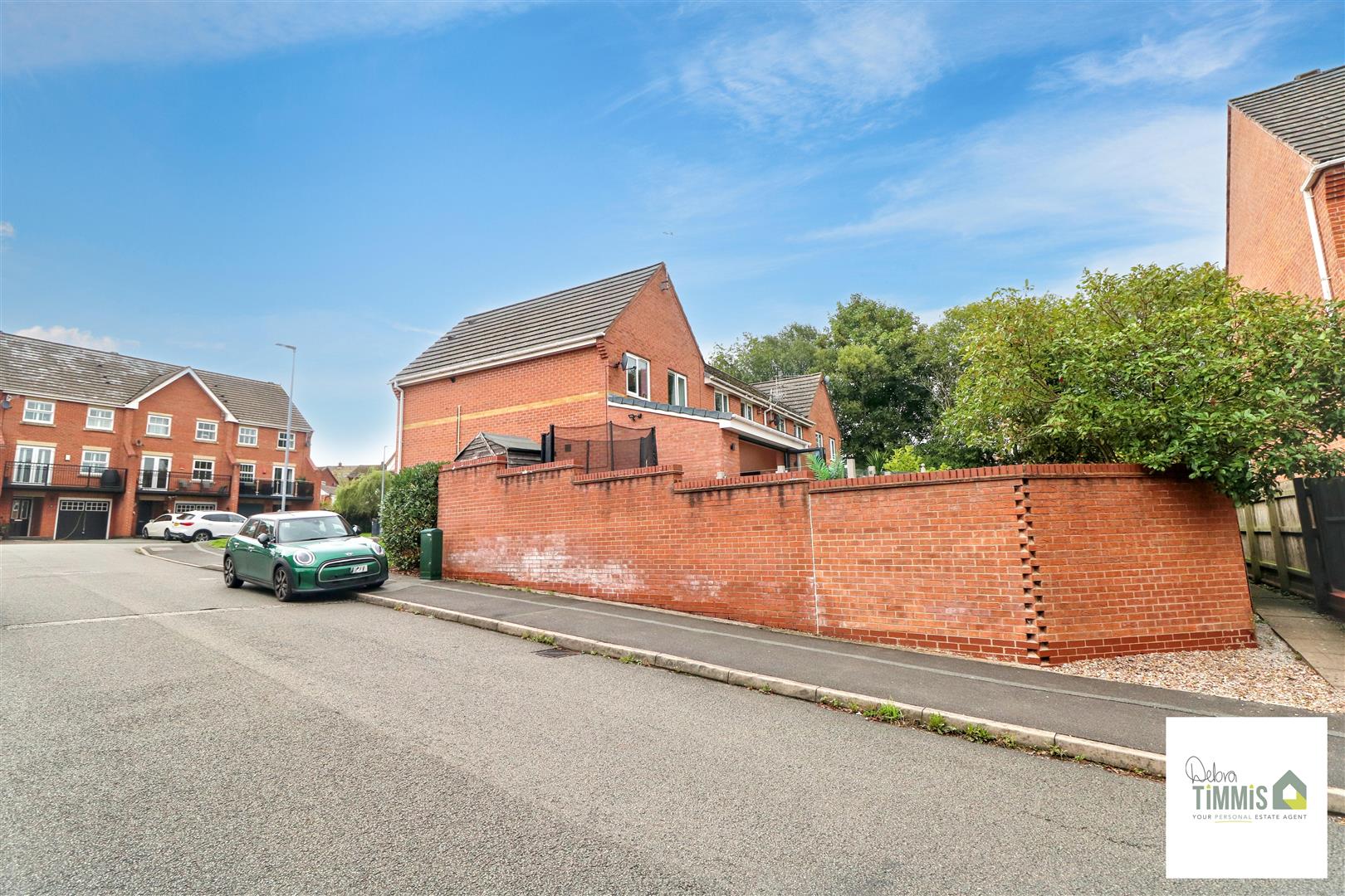 3 bed property in Hayeswood Grove, Stoke-On-Trent